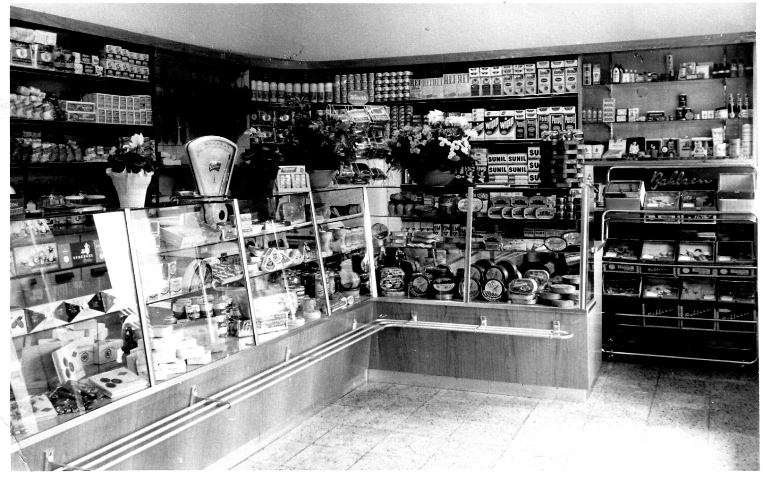 Das Geschäft der Familie Schiffels im Jahr 1960. Ab 1970 zog dort die Bäckerei Klostermann ein, 1992 folgte „Orthopädie Schiffels“ bis 2017. Foto: Archiv Hiltruper Museum e.V.
