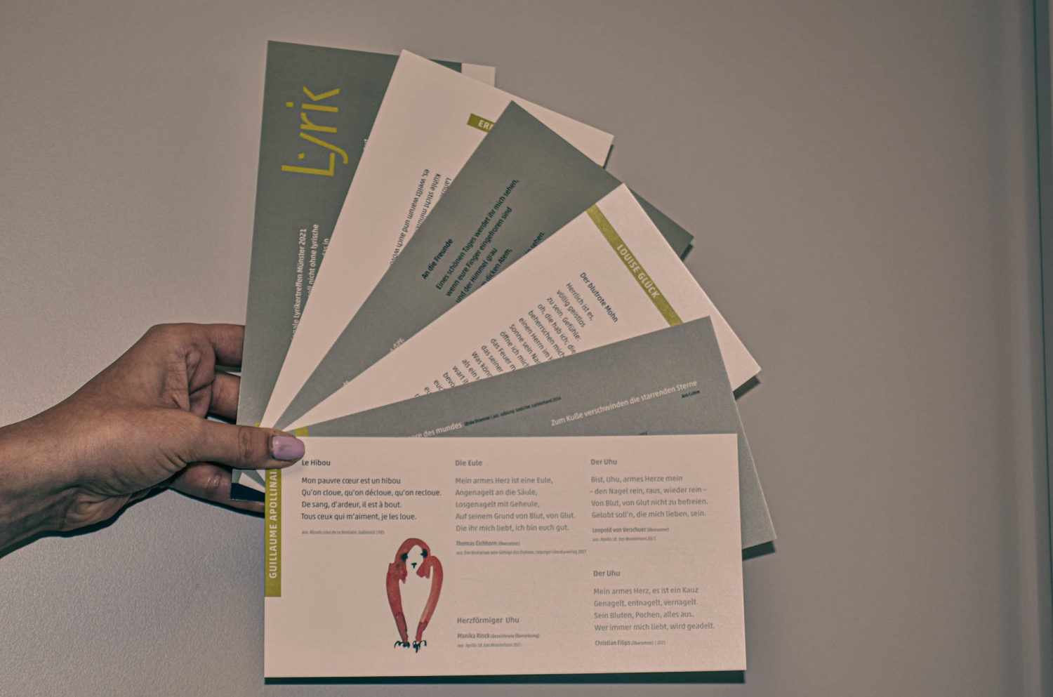 Postkarten mit Pathos-Gedichten fordern dazu auf, sich am Vorpgogramm zum Lyrikertreffen 2022 zu betiligen. Foto: Stadt Münster/Kulturamt.